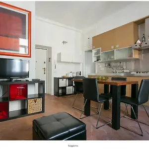 Apartamento Splendido Bilocale In Via Orti - A Pochi Metri Dal Policlinico, Milán